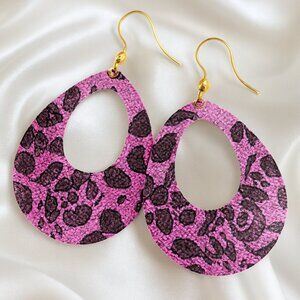 Forever 21 Pink Leopard Print Teardrop Earrings w/ Gold Hooks – Trendy Statement